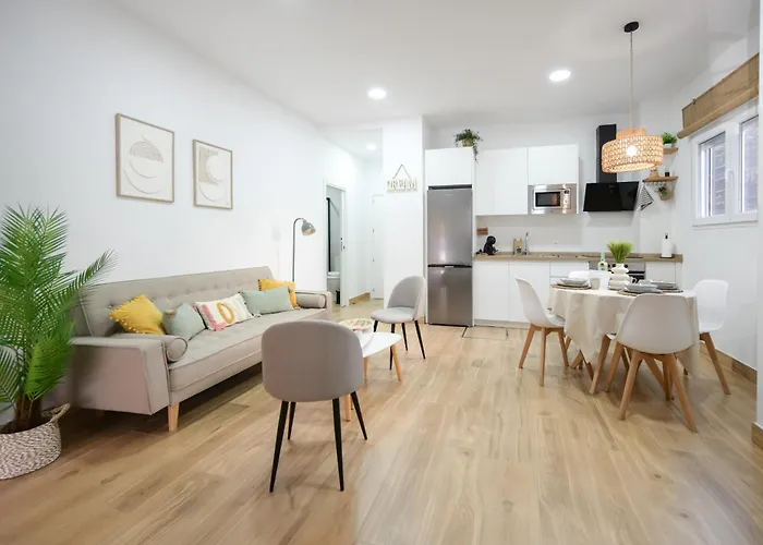 Optimum Triana Estudio * Sevilla